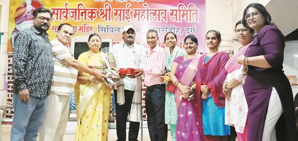 साई मंदिर समिति के अध्यक्ष व सचिव का गीतांजलि संगीत महाविद्यालय ने किया अभिनंदन