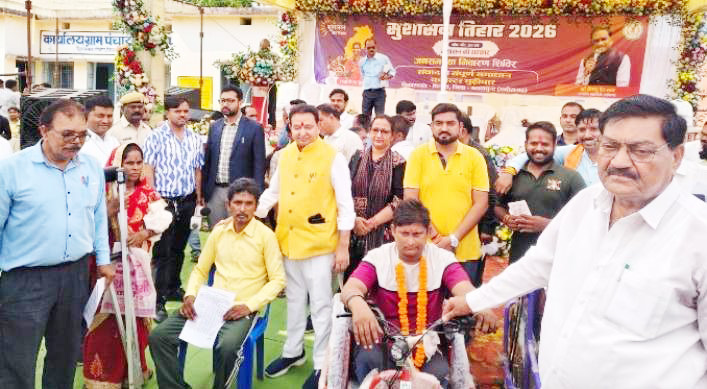 151 सहायक उपकरणों का वितरण
