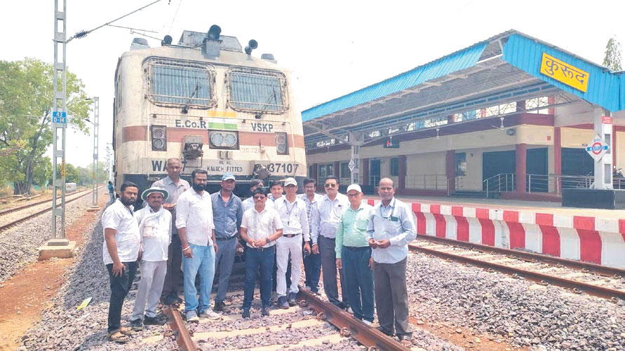 कुरूद से अभनपुर 12 मिनट में पहुंची ट्रायल ट्रेन