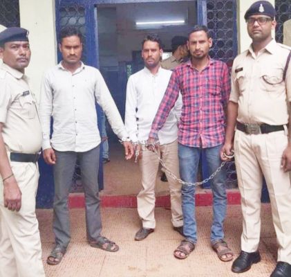 घर में घुसकर मारपीट, 3 गिरफ्तार