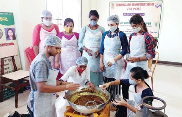  कृषि विज्ञान केन्द्र में 3 दिनी राज्य स्तरीय मत्स्य प्रसंस्करण प्रशिक्षण