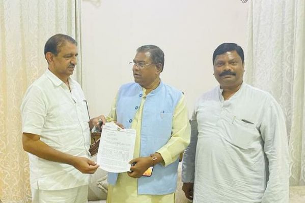 स्टील प्लांट नगरनार के समीप सुपर स्पेशिलिटी अस्पताल को शीघ्र बनाने की मांग