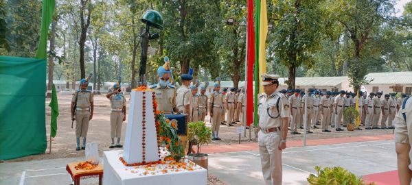 पुलिस स्मृति दिवस पर शहीदों को किया नमन