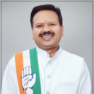 हाईमास्ट लाइट की दूधिया रोशनी से जगमग होंगे धार्मिक स्थल
