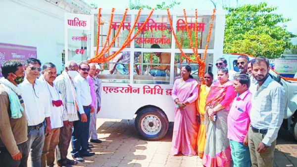 मेयर ने किया स्वर्गरथ का उद्घाटन