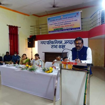 श्रमिक पंजीयन की गति बढ़ाने पर जोर