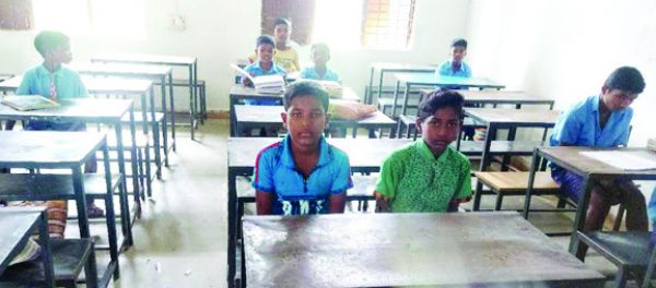  शालात्यागी अनाथ बालक को आश्रम में मिला प्रवेश