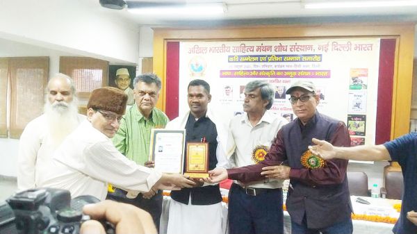 दिल्ली में हरीश को समाज सारथी सम्मान