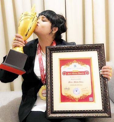 कोरोना से पति की मौत, परिवार को संभाला