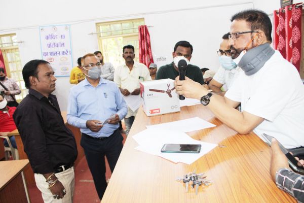 निगम में 117 पटाखा दुकानों का आबंटन