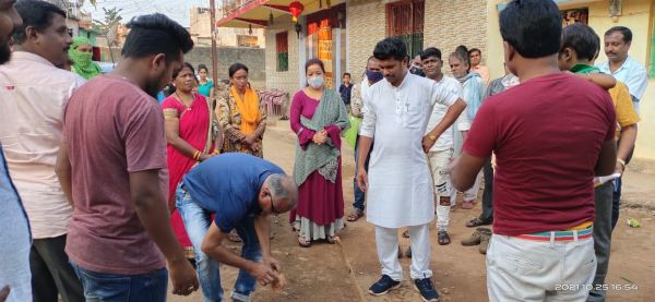 सीसी सडक़ निर्माण का पालिकाध्यक्ष ने किया भूमिपूजन