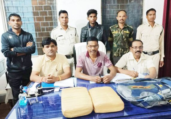 अंतरराज्यीय गांजा तस्कर गिरफ्तार