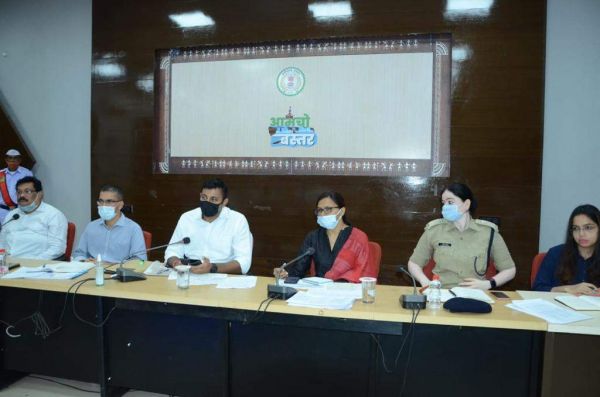 कोरोना टॉस्क फोर्स की बैठक में टीकाकरण बढ़ाने पर जोर