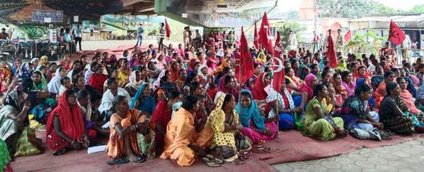 रसोइया संघ ने सात सूत्रीय मांगों को लेकर किया प्रदर्शन
