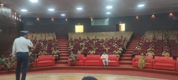 कृषि मवि में साइबर क्राइम व यातायात की दी जानकारी