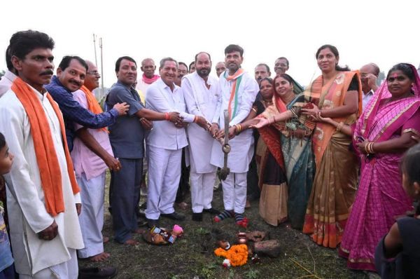 निर्माण कार्यों का भूमिपूजन