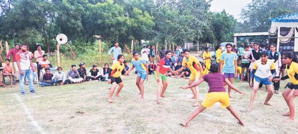  ब्लाक स्तरीय महिला खेल प्रतियोगिता कबड्डी में पुरगांव ने मारी बाजी