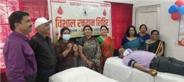 रक्तदान से बड़ा कोई दान नहीं है, इसकी महत्ता समझें और बेहिचक रक्तदान करें-झा