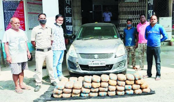 कार में गांजा तस्करी, 70 किलो पकड़ाया  