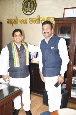 बस्तर विकास पर नगरीय प्रशासन मंत्री से रेखचंद ने की चर्चा