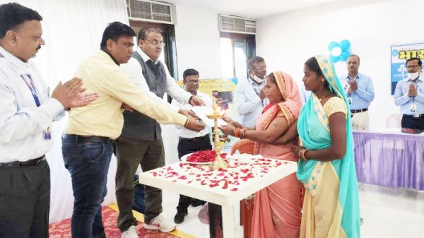 बैंकों के क्रेडिट आउटरीच मेगा कैम्प में 6 करोड़ के बांटे ऋण