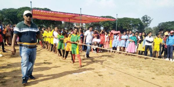 बालिका-महिला खेल स्पर्धा, पांच सौ ने दिखाया दमखम