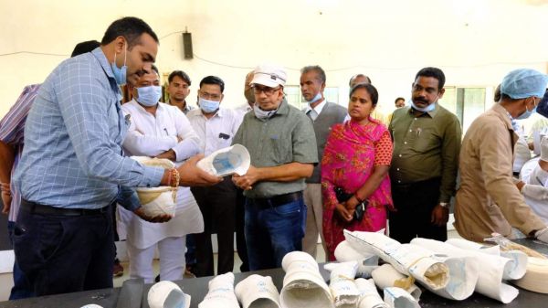 कृत्रिम हाथ-पैर बनाने चिन्हांकन शिविर का कलेक्टर ने किया अवलोकन