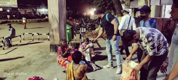 किसी आयोजन का बच गया हो खाना तो हमें बताएं...