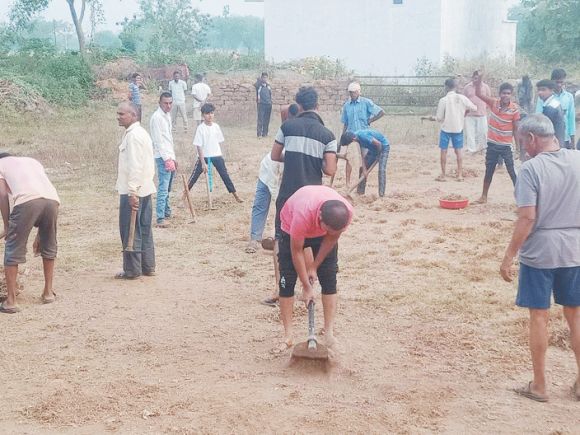 स्वच्छता तिहार, साहू समाज ने की मंदिर-तालाब की सफाई
