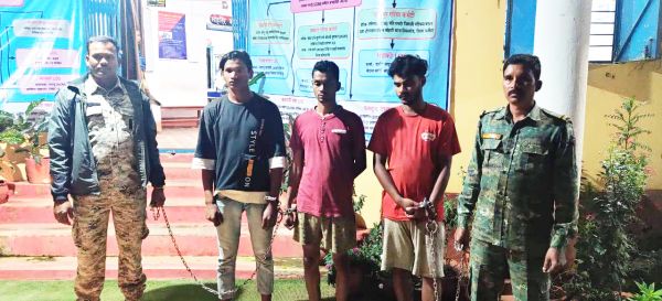 दुकान के नौकरों ने की चोरी, 3 पकड़ाए