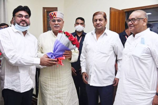 सीएम से मिले ट्रांसपोर्टर, जताया आभार