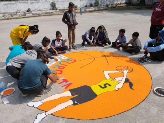 दीपावली की तैयारी में खिलाड़ी, रंगोली से खेल के प्रति जताई आस्था