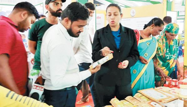 बस्तरिया हर्बल उत्पादों ने राज्योत्सव में मचाई धूम