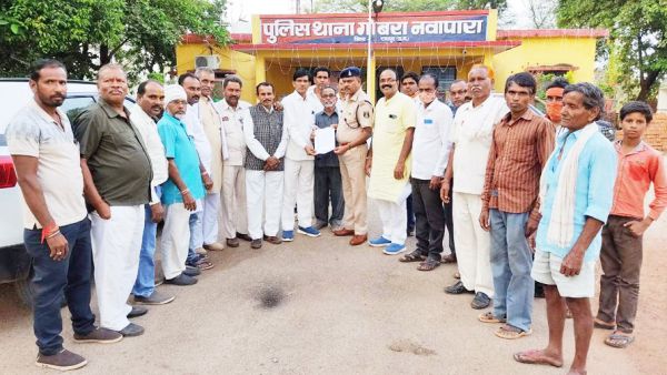 धर्मांतरण के खिलाफ  कार्रवाई करने कलेक्टर के नाम ज्ञापन