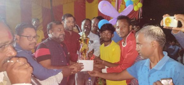 फुटबॉल टूर्नामेंट में नावाडीह विजेता