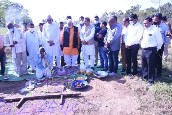 गोठानों को मल्टीएक्टिविटी सेंटर के रूप में करें विकसित-सिंहदेव