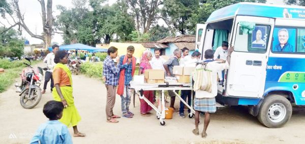 हाट बाजार क्लिनिक योजना से 3 महीनों में 20 हज़ार का मुफ्त इलाज