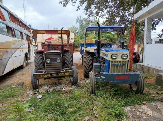 रेत का अवैध परिवहन, 2 गाडिय़ां जब्त