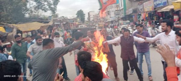 भाजयुमो ने फूंका सलमान खुर्शीद का पुतला