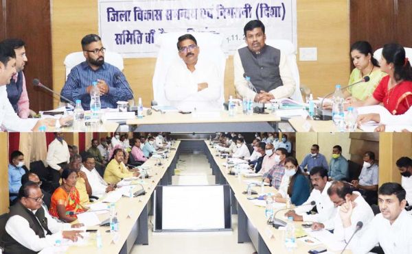 नेशनल हाईवे की मरम्मत व मजबूतीकरण तेजी से हो -चुन्नीलाल
