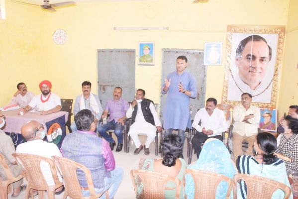 महंगाई के विरूद्ध कांग्रेस की जनजागरण पदयात्रा