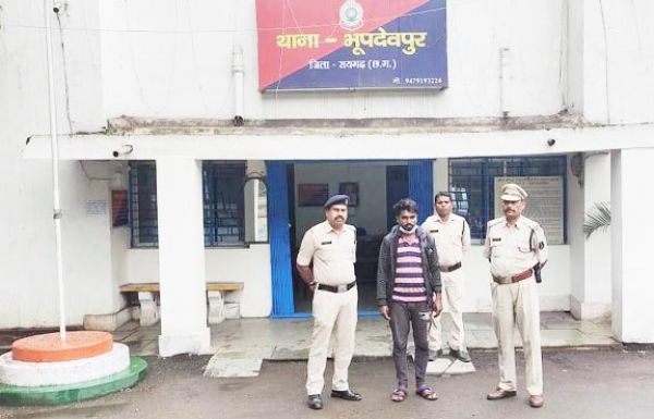 ट्रेलर में फर्जी नंबर प्लेट लगाकर हुआ था फरार, ड्रायवर बंदी