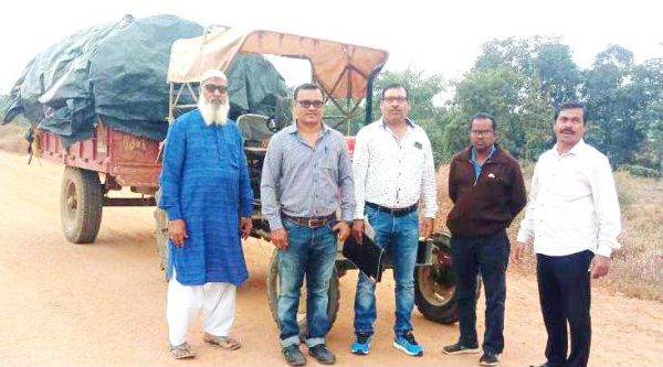 ओडिशा से धान का अवैध परिवहन करते ट्रैक्टर सहित धान बरामद