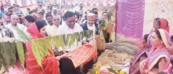 बिहान दीदियों की बनायी सामग्रियों की खूब हुई बिक्री
