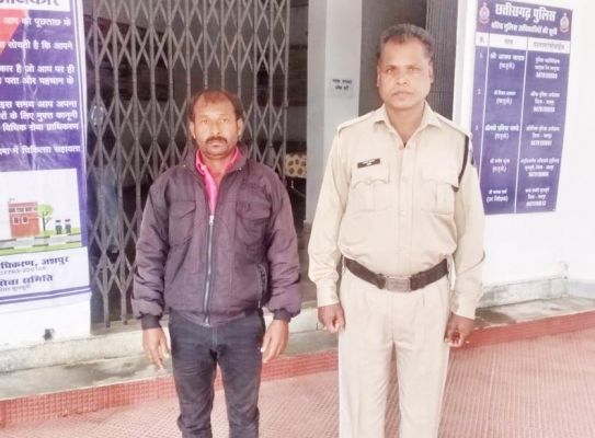 घर घुसकर नाबालिग से छेड़छाड़, गिरफ्तार