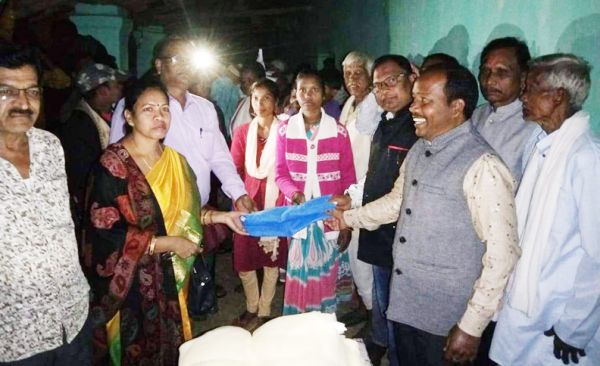 मच्छरदानी वितरण