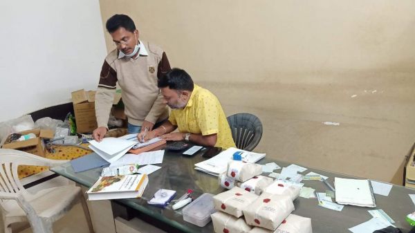 छापा, 60 बोरी माही सूजी जब्त, सैम्पल भेजा