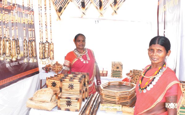 पढ़ाई के साथ कालीन बनाना भी सीखा