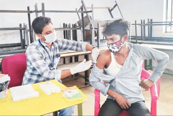 जिले में प्रथम चरण में 66 और दूसरे चरण में 40 फीसदी टीकाकरण