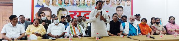 ज्यादा से ज्यादा लोगों को कांग्रेस से जोडऩे पर बल